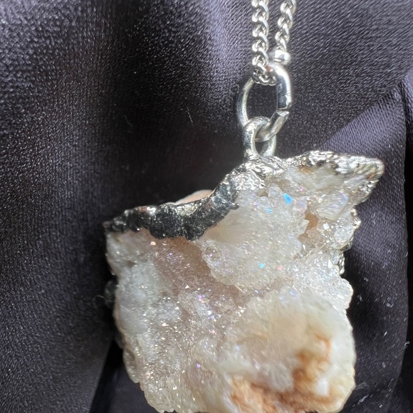 DRUZY GEODE NECKLACE - Picture 4 of 8
